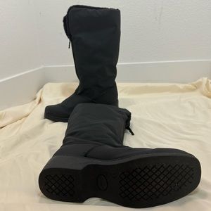 Botas marca TOTES tamaño #8 ideal para temporada de frío.